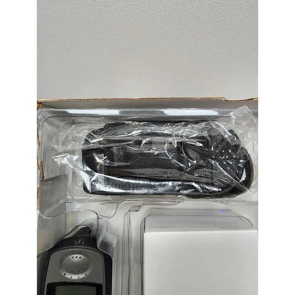 Iridium 9505A Satellite Phone with Accessories Box Powers On